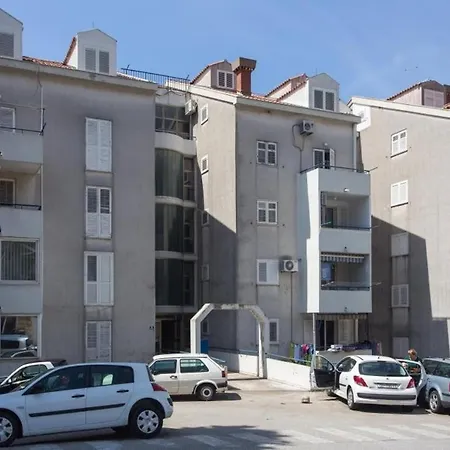 Lia - One Bedroom With Balcony And Sea View Apartment
