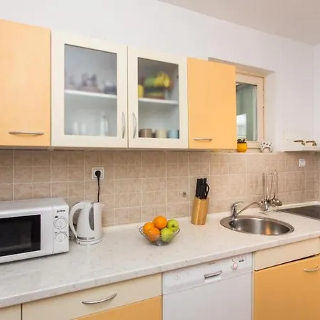 Apartment Lia - One Bedroom With Balcony And Sea View Dubrovnik