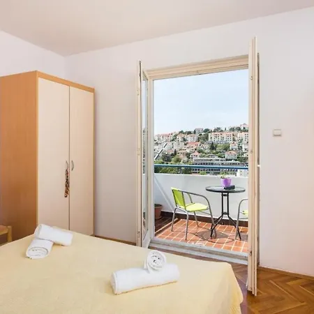Lia - One Bedroom With Balcony And Sea View شقة *